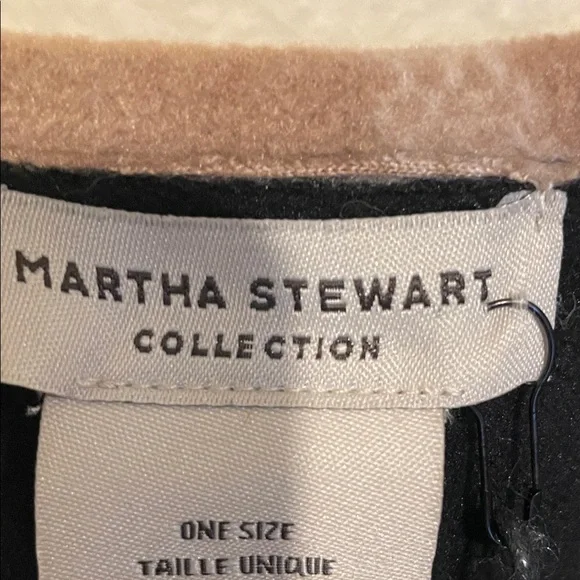 Martha Stewart Collection Black & Tan Cape - Picture 2 of 8